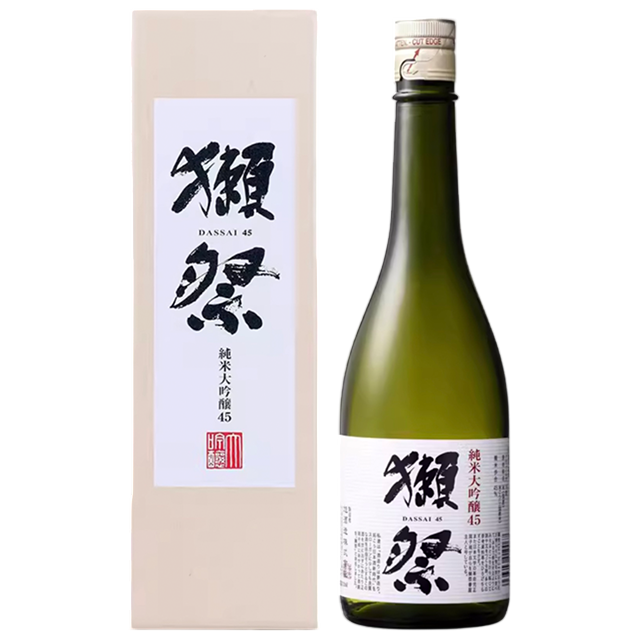 Dassai 45 720ml Junmai Daiginjo Sake with paper box