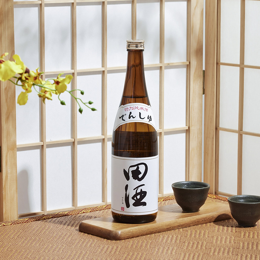 Denshu Tokubetsu Junmai  Hanabukiyuki Japanese Sake 16% 720ml 田酒 特別純米