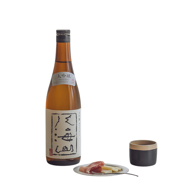 Hakkaisan Daiginjo Sake from Niigata Prefecture 720ml 15.5% with Gift Box